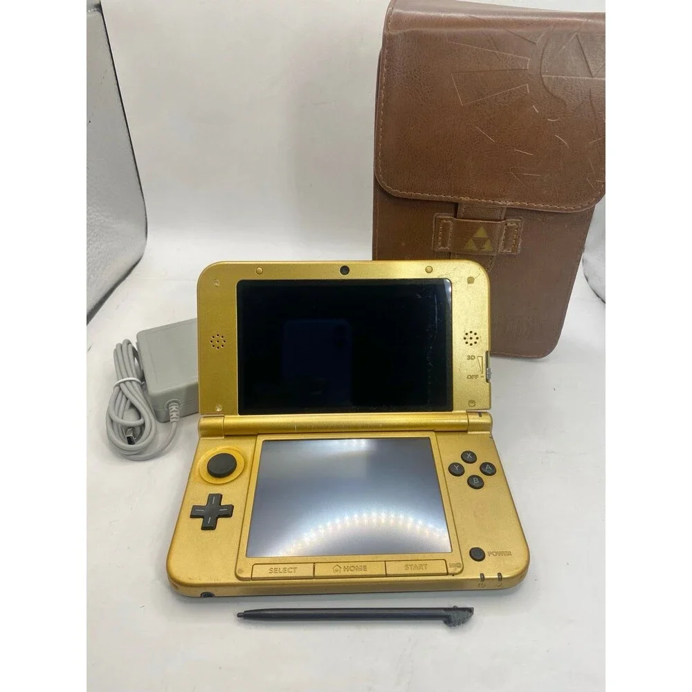 Gold Triforce Nintendo 3DS XL The Legend of Zelda A Link Between Worlds + case